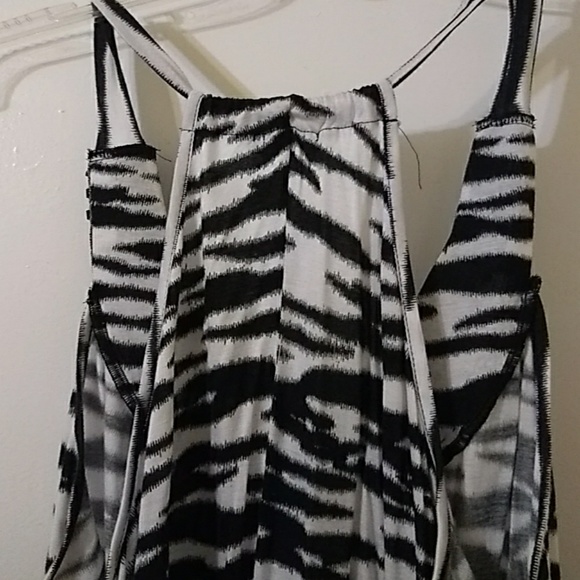 Woman's Shirt - Picture 4 of 4